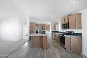 8601 N 71st Ave, Glendale, AZ 85301 - Photo 3