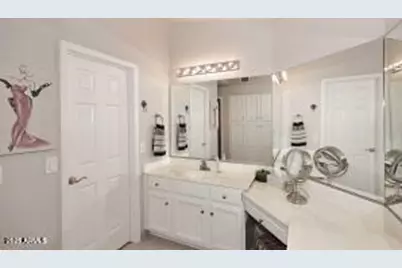 8429 W Oraibi Drive, Peoria, AZ 85382 - Photo 19