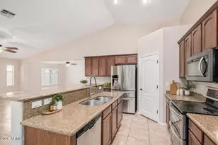 25667 W Primrose Ln, Buckeye, AZ 85326 - Photo 3