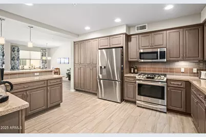 17850 N 68th Street #2129, Phoenix, AZ 85054 - Photo 1