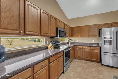 127 S Hancock Trail, Casa Grande, AZ 85194 - Photo 9