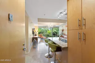 7121 E Rancho Vista Dr, Scottsdale, AZ 85251 - Photo 1