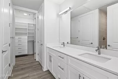 3131 N Central Avenue #6015, Phoenix, AZ 85012 - Photo 11