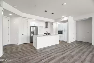3131 N Central Avenue #6015, Phoenix, AZ 85012 - Photo 1