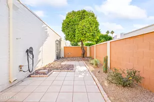 8634 E Monterosa Ave, Scottsdale, AZ 85251 - Photo 27