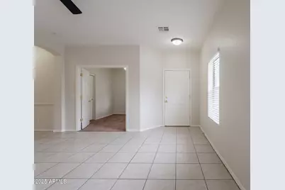 2210 N 27th Place, Phoenix, AZ 85008 - Photo 7