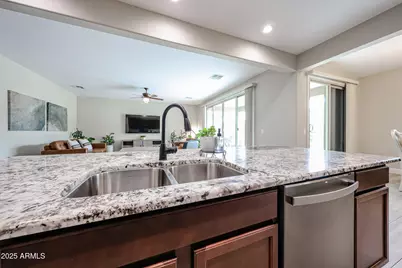 16083 W Laurel Lane, Surprise, AZ 85379 - Photo 9