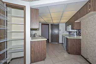 10930 W Topaz Dr, Sun City, AZ 85351 - Photo 9