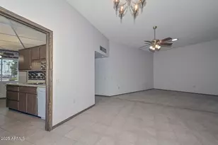 10930 W Topaz Dr, Sun City, AZ 85351 - Photo 11