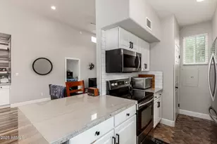 11333 N 92nd St, Scottsdale, AZ 85260 - Photo 9