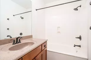 5450 E Deer Valley Dr, Phoenix, AZ 85054 - Photo 11