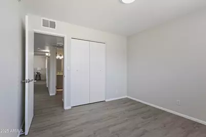 3339 W Shaw Butte Drive, Phoenix, AZ 85029 - Photo 9