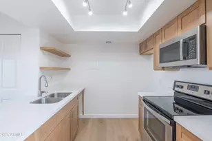 4240 N Longview Ave, Phoenix, AZ 85014 - Photo 5