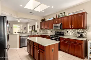 16446 W Century Plant Dr, Surprise, AZ 85387 - Photo 19