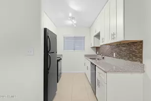 749 E Montebello Ave, Phoenix, AZ 85014 - Photo 9