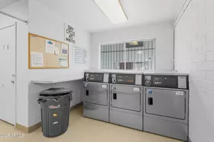 749 E Montebello Ave, Phoenix, AZ 85014 - Photo 15