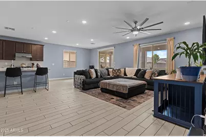 16847 W Maya Way, Surprise, AZ 85387 - Photo 7