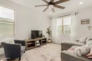 17729 W Fetlock Trl, Surprise, AZ 85387 - Photo 21