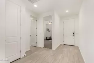 17729 W Fetlock Trl, Surprise, AZ 85387 - Photo 7