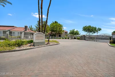 2929 W Yorkshire Drive #1102, Phoenix, AZ 85027 - Photo 23