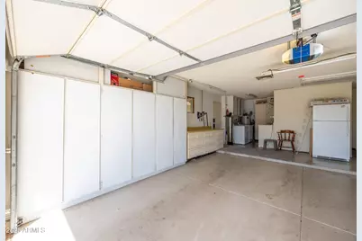 18601 N Welk Drive, Sun City, AZ 85373 - Photo 25