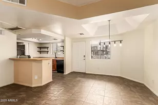 1352 E Highland Ave, Phoenix, AZ 85014 - Photo 11