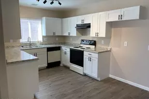 10854 W Carousel Dr, Arizona City, AZ 85123 - Photo 5