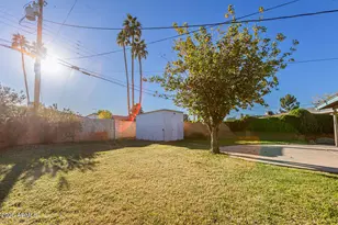 2033 W Palo Verde Dr, Phoenix, AZ 85015 - Photo 31