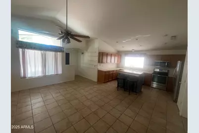 10379 W Tonopah Drive, Peoria, AZ 85382 - Photo 11