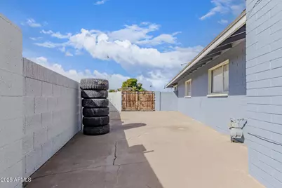 6217 W Fairmount Avenue, Phoenix, AZ 85033 - Photo 25