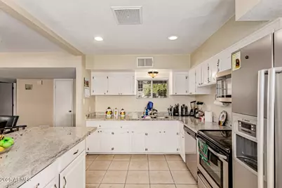 6217 W Fairmount Avenue, Phoenix, AZ 85033 - Photo 9