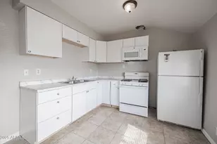 864 E Chandler Blvd, Chandler, AZ 85225 - Photo 5