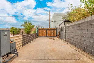 2710 E Amelia Ave, Phoenix, AZ 85016 - Photo 23