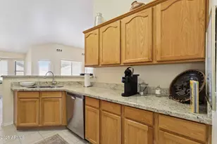 1648 E Desert Ln, Phoenix, AZ 85042 - Photo 13