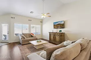 1648 E Desert Ln, Phoenix, AZ 85042 - Photo 7