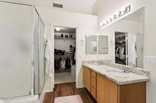 1648 E Desert Ln, Phoenix, AZ 85042 - Photo 17