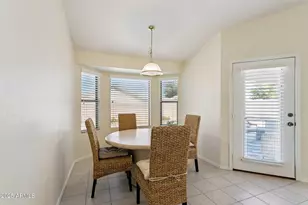 1648 E Desert Ln, Phoenix, AZ 85042 - Photo 9