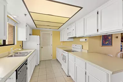 3031 N Civic Center Plaza #306, Scottsdale, AZ 85251 - Photo 11