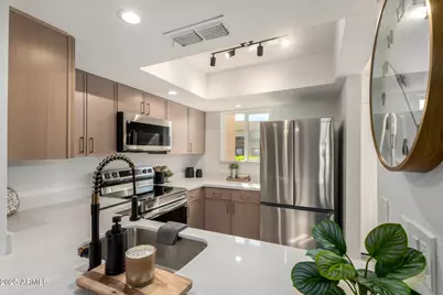 1601 W Sunnyside Drive #170, Phoenix, AZ 85029 - Photo 1