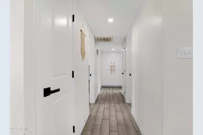 5701 W Royal Palm Road, Glendale, AZ 85302 - Photo 9