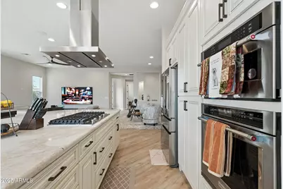 472 E Bracciano Avenue, San Tan Valley, AZ 85140 - Photo 9