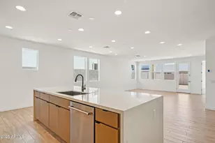 7957 W Griswold Rd, Peoria, AZ 85345 - Photo 15