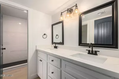 429 E Greenway Drive, Tempe, AZ 85282 - Photo 7