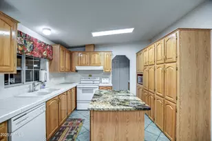 9005 E Cactus Ln S, Sun Lakes, AZ 85248 - Photo 9