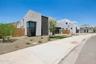 27712 N 74th Ln, Peoria, AZ 85383 - Photo 3