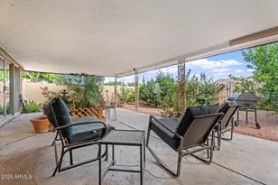 9429 W Rolling Hills Dr, Sun City, AZ 85351 - Photo 9