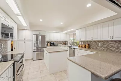 9429 W Rolling Hills Drive, Sun City, AZ 85351 - Photo 3