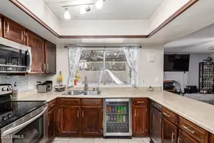 4601 W Golden Ln, Glendale, AZ 85302 - Photo 15