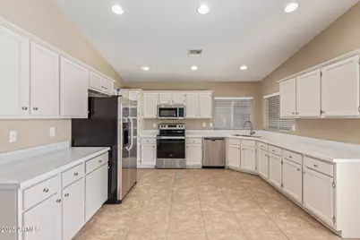 10820 N 57th Drive, Glendale, AZ 85304 - Photo 13