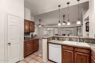 1975 E Sunburst Ln, Tempe, AZ 85284 - Photo 17